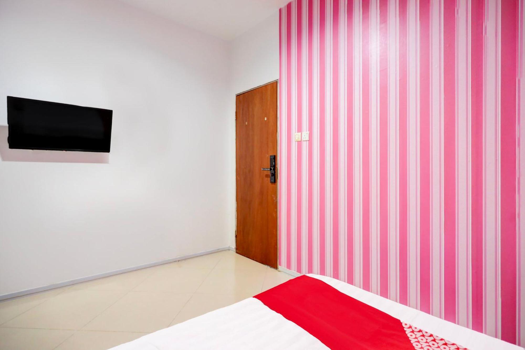 Oyo 92586 Happy 777 Otel Nagoya Dış mekan fotoğraf