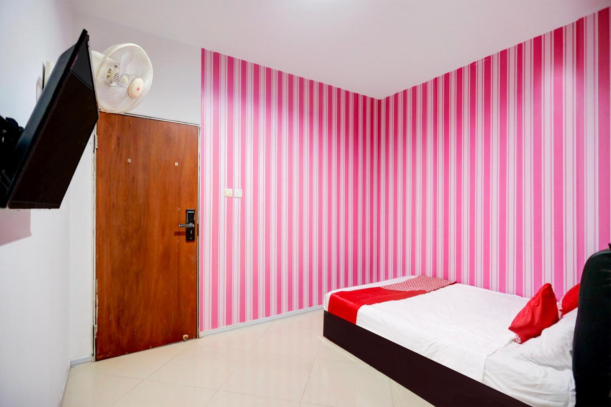 Oyo 92586 Happy 777 Otel Nagoya Dış mekan fotoğraf